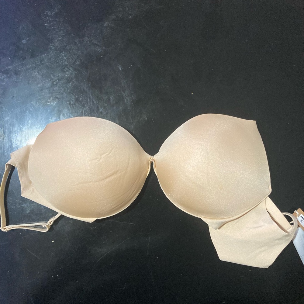 “Sand” skims bra